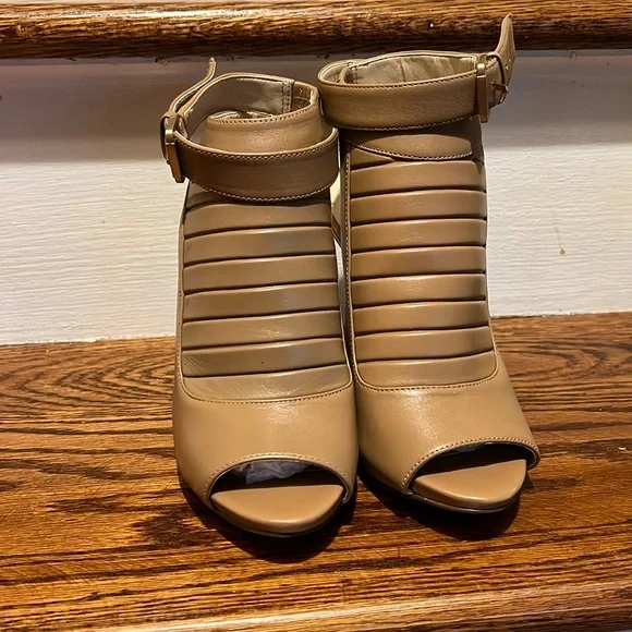 GUESS Women’s open toe heels size 6 - Picture 2 of 5
